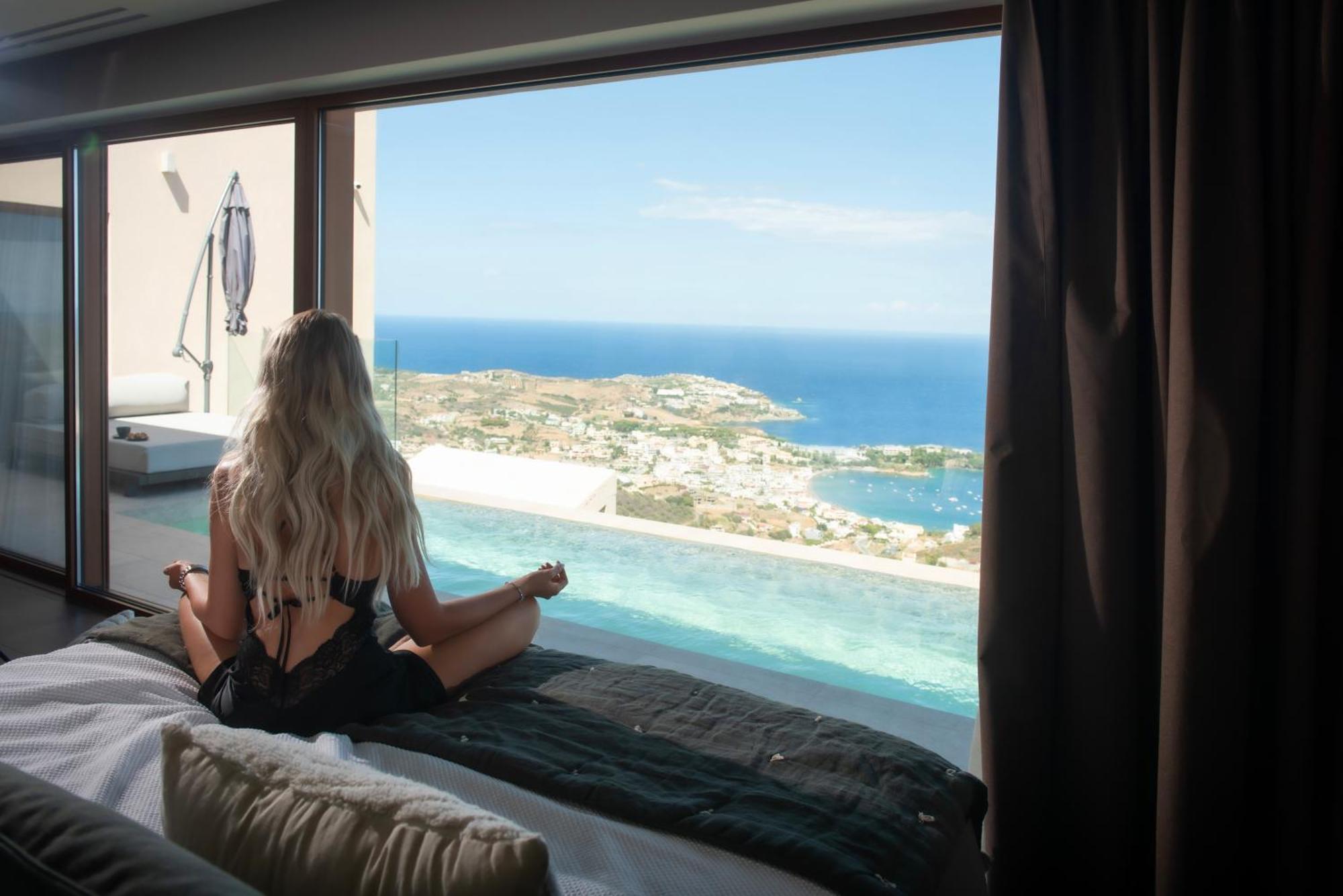 Helios - Elevate Your Senses Villa